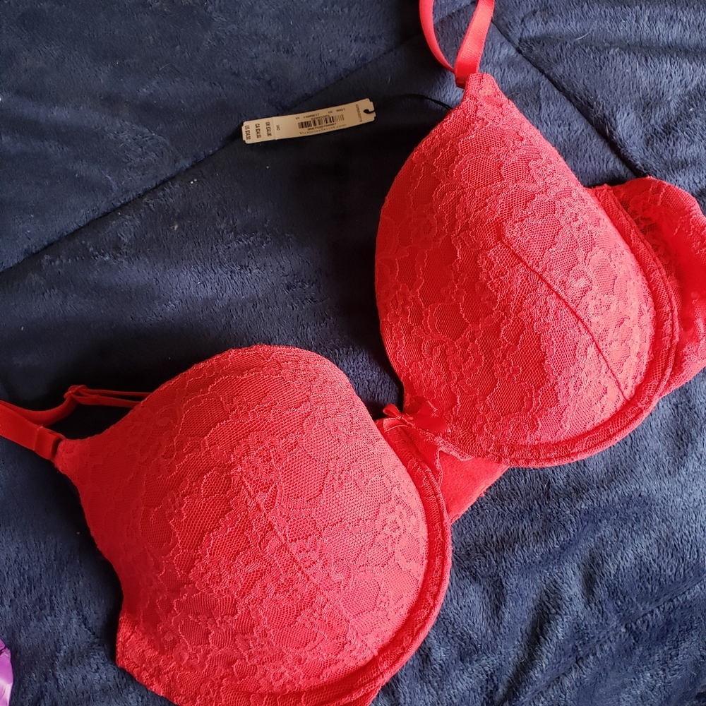 Victoria's Secret Lace Bra (NWT)